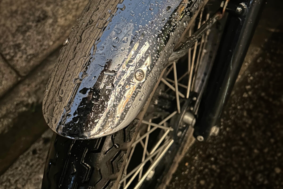 雨天走行後、濡れた車体の正しい拭き上げ作法